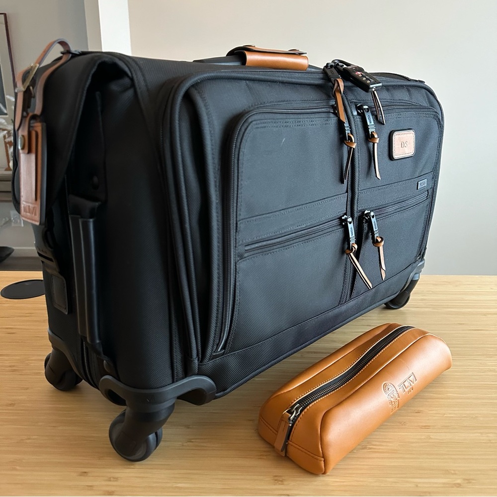 Tumi Alpha 2 Carry-On 4-Wheel Spinner Garment Bag + Tan Kit 022038D2 + 055057TN